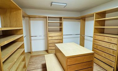 Moderna Casa en Fraccionamiento Puerta de Hierro Dentro de Coto