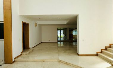 Moderna Casa en Fraccionamiento Puerta de Hierro Dentro de Coto