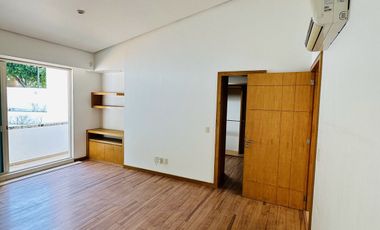 Moderna Casa en Fraccionamiento Puerta de Hierro Dentro de Coto