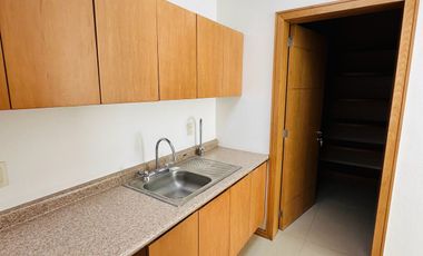 Moderna Casa en Fraccionamiento Puerta de Hierro Dentro de Coto