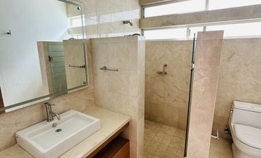 Moderna Casa en Fraccionamiento Puerta de Hierro Dentro de Coto