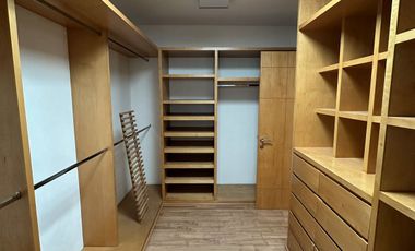 Moderna Casa en Fraccionamiento Puerta de Hierro Dentro de Coto