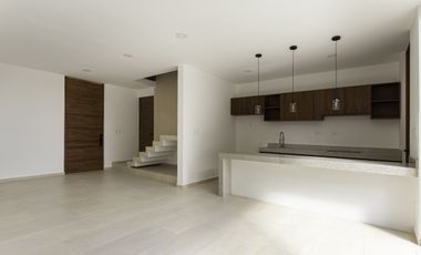 Townhouse para entrega inmediata dentro de privada con amenidades en Dzityá.