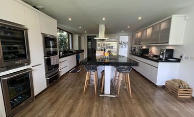 Casa moderna en venta en Club de Golf Los Encinos