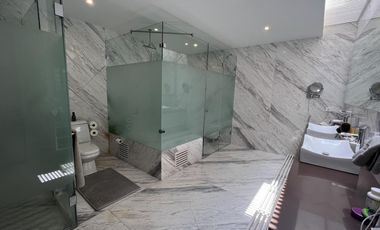 Casa moderna en venta en Club de Golf Los Encinos