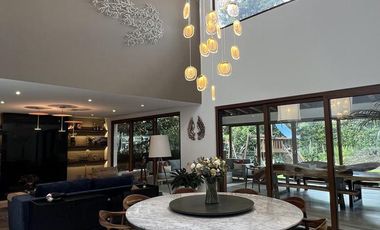 Casa moderna en venta en Club de Golf Los Encinos