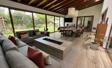 Casa moderna en venta en Club de Golf Los Encinos