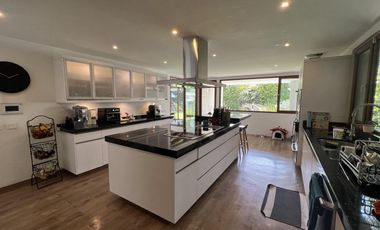Casa moderna en venta en Club de Golf Los Encinos