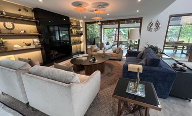 Casa moderna en venta en Club de Golf Los Encinos