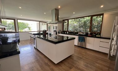 Casa moderna en venta en Club de Golf Los Encinos
