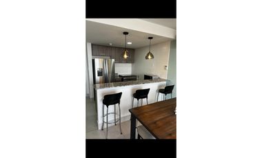 ALQUILO APARTAMENTO SEMIAMOBLADO EN PH GREENWOOD