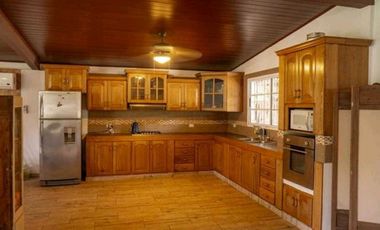 VENTA DE CASA EN CORONADO HERMOSA Y CON PISCINA