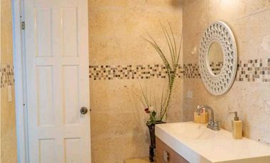 VENTA DE CASA EN CORONADO HERMOSA Y CON PISCINA