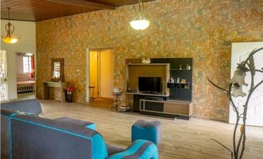 VENTA DE CASA EN CORONADO HERMOSA Y CON PISCINA