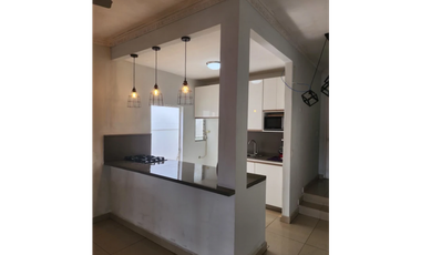 PUEBLO NUEVO / HATO PINTADO / 250 M2 / TERRAZA / BARRIADA LOS HARINOS