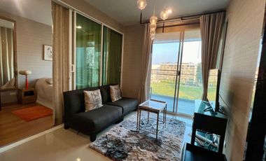 2 bed room with stunning view