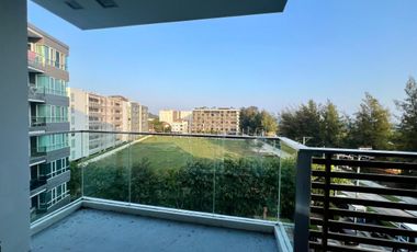 2 bed room with stunning view