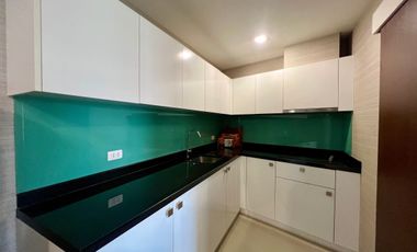2 bed room with stunning view