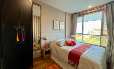 2 bed room with stunning view