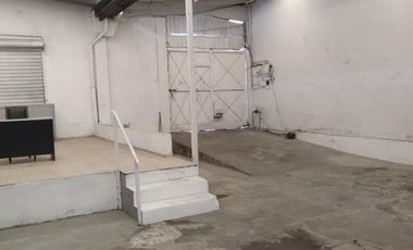 AMPLIO LOCAL COMERCIAL EN RENTA 5.30M DE ALTURA.