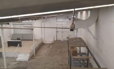 AMPLIO LOCAL COMERCIAL EN RENTA 5.30M DE ALTURA.