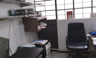 AMPLIO LOCAL COMERCIAL EN RENTA 5.30M DE ALTURA.