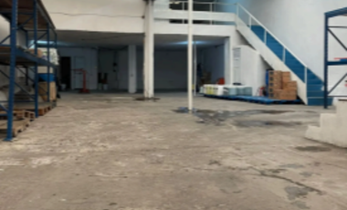AMPLIO LOCAL COMERCIAL EN RENTA 5.30M DE ALTURA.