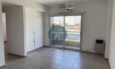 11 e/60 y 61- Depto c/cochera y baulera