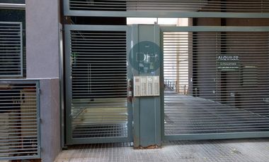 11 e/60 y 61- Depto c/cochera y baulera