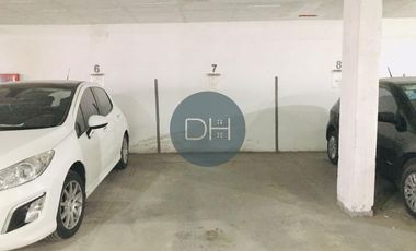 11 e/60 y 61- Depto c/cochera y baulera