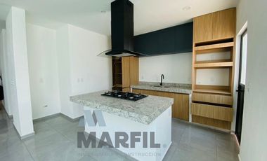 Venta de Casa de 4 Recámaras, 1 en planta baja, al Norte de Villa de Álvarez
