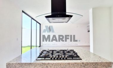 Venta de Casa de 4 Recámaras, 1 en planta baja, al Norte de Villa de Álvarez
