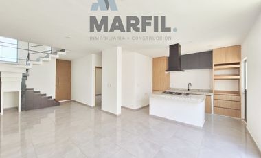 Venta de Casa de 4 Recámaras, 1 en planta baja, al Norte de Villa de Álvarez