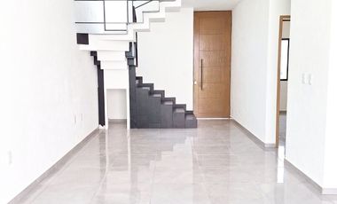 Venta de Casa de 4 Recámaras, 1 en planta baja, al Norte de Villa de Álvarez