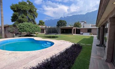 CASA EN VENTA LOMAS DEL VALLE EN SAN PEDRO GARZA GARCIA, N.L.