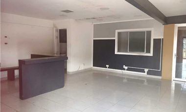 ALQUILER DE.LOCAL EN PARQUE LEFEVRE