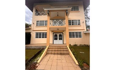 VENTA DE CASA EN ALBROOK, PRECIO NEGOCIABLE