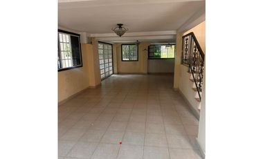 VENTA DE CASA EN ALBROOK, PRECIO NEGOCIABLE