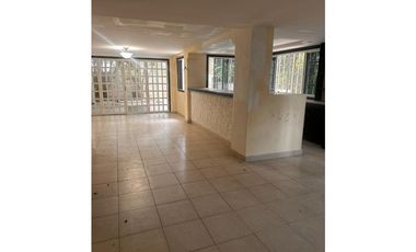 VENTA DE CASA EN ALBROOK, PRECIO NEGOCIABLE