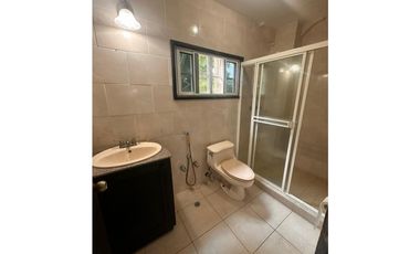 VENTA DE CASA EN ALBROOK, PRECIO NEGOCIABLE