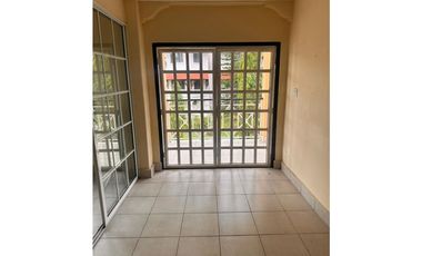 VENTA DE CASA EN ALBROOK, PRECIO NEGOCIABLE