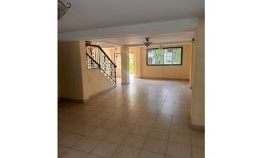 VENTA DE CASA EN ALBROOK, PRECIO NEGOCIABLE