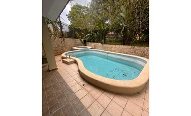 VENTA DE CASA EN ALBROOK, PRECIO NEGOCIABLE