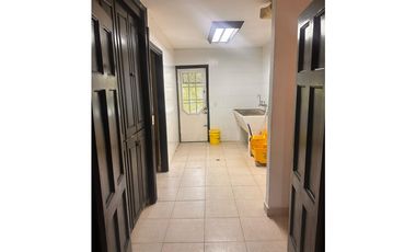 VENTA DE CASA EN ALBROOK, PRECIO NEGOCIABLE