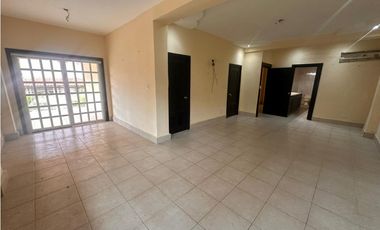 VENTA DE CASA EN ALBROOK, PRECIO NEGOCIABLE