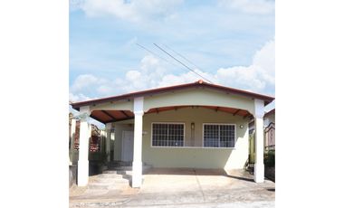 CASA EN VENTA - BRISAS DEL GOLF ARRAIJN