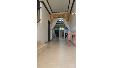 ALQUILO O VENDO HERMOSA CASA CENTRICA EN CONDADO DEL REY AMOBLADA