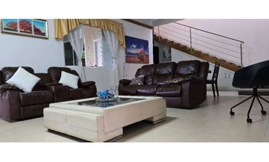 ALQUILO O VENDO HERMOSA CASA CENTRICA EN CONDADO DEL REY AMOBLADA