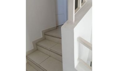 VENTA DE HERMOSA CASA DUPLEX EN PASEO DE CANTABRIA