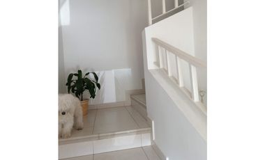 VENTA DE HERMOSA CASA DUPLEX EN PASEO DE CANTABRIA
